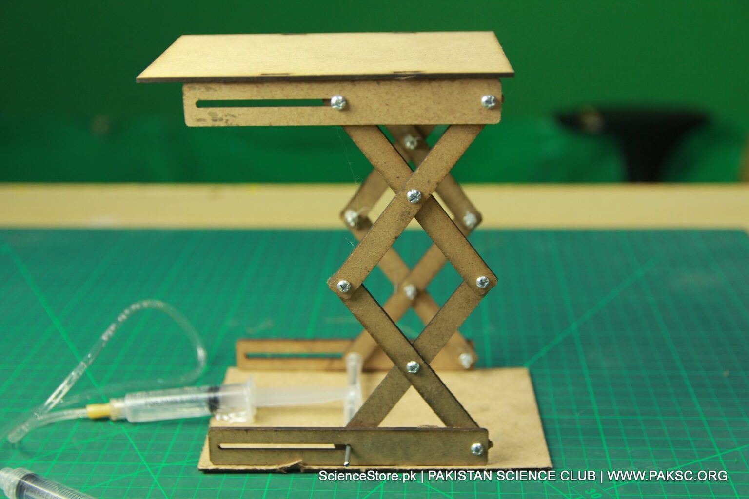 hydraulic lift experiment pdf